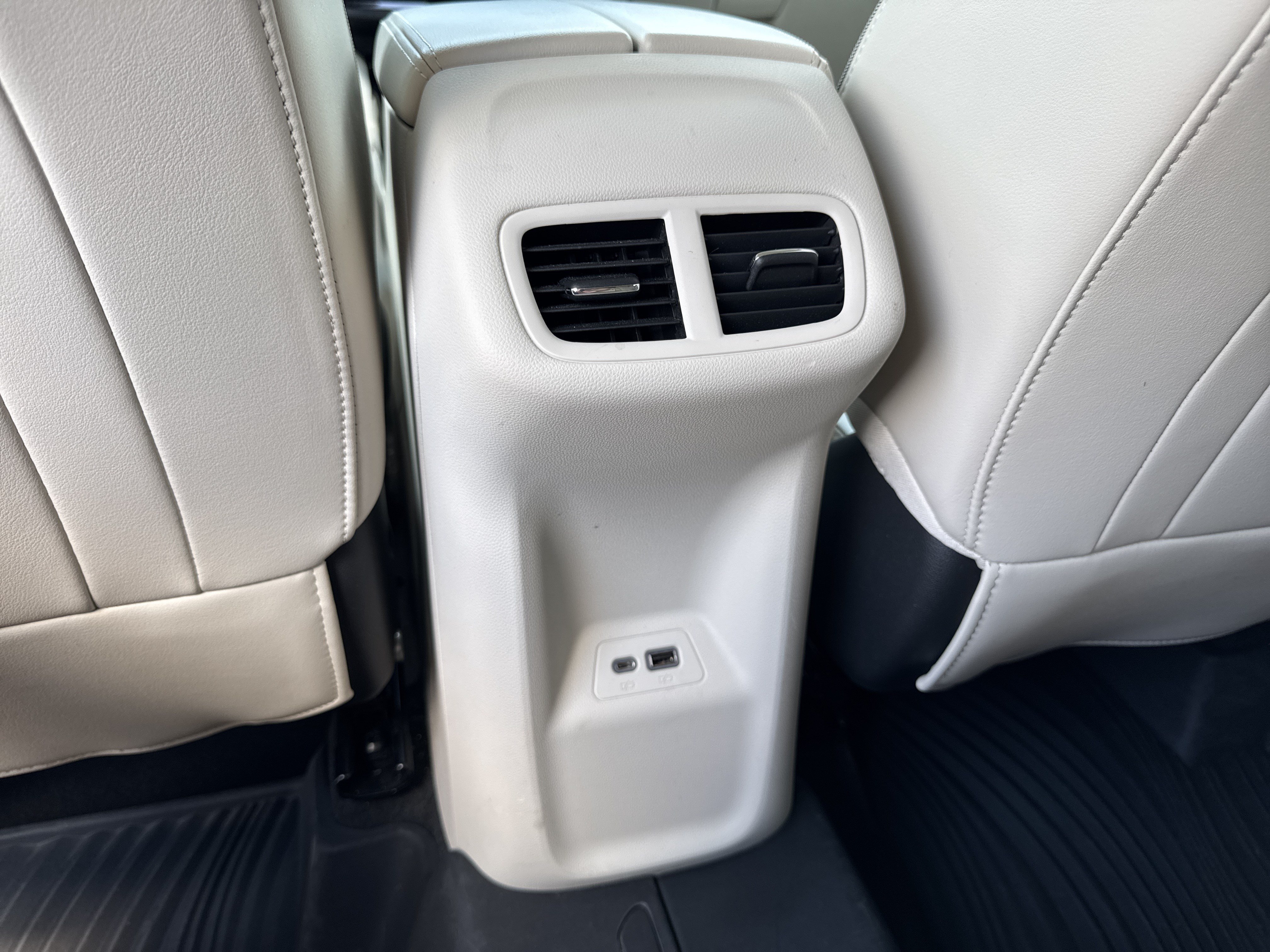 Used 2023 Buick Envision Essence AWD/4WD image 21