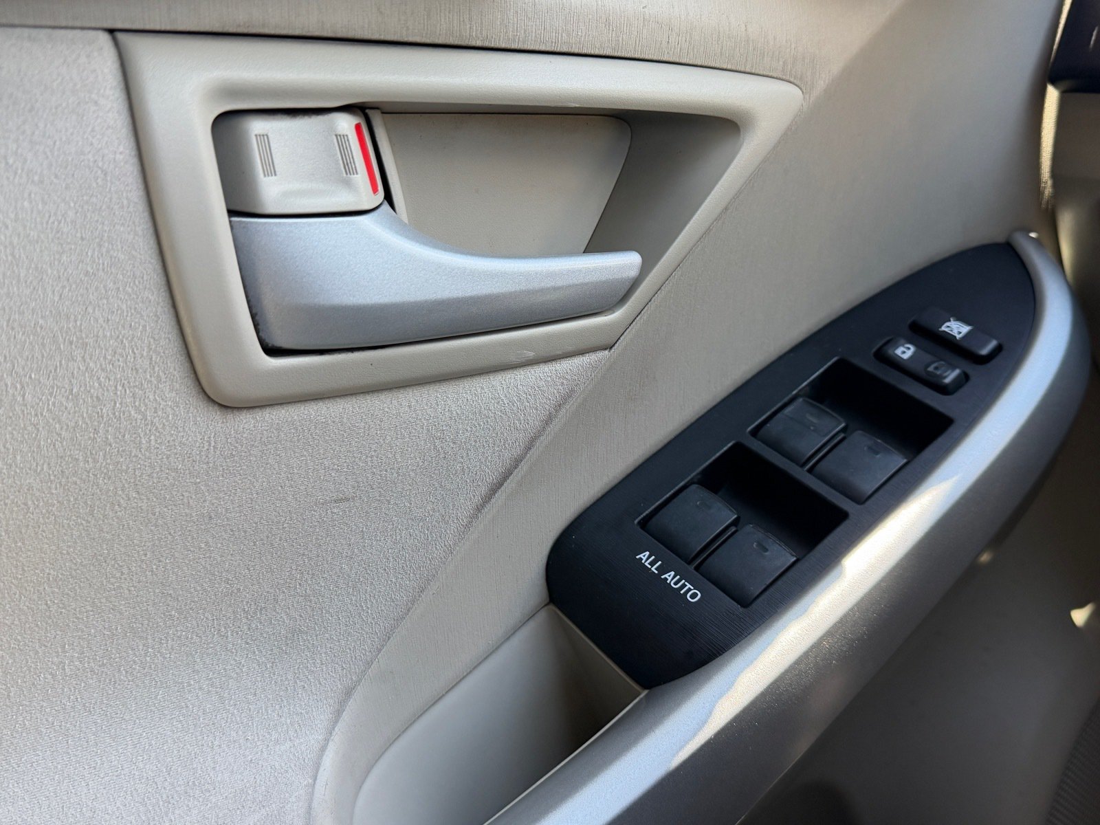 Used 2010 Toyota Prius Five FWD image 28
