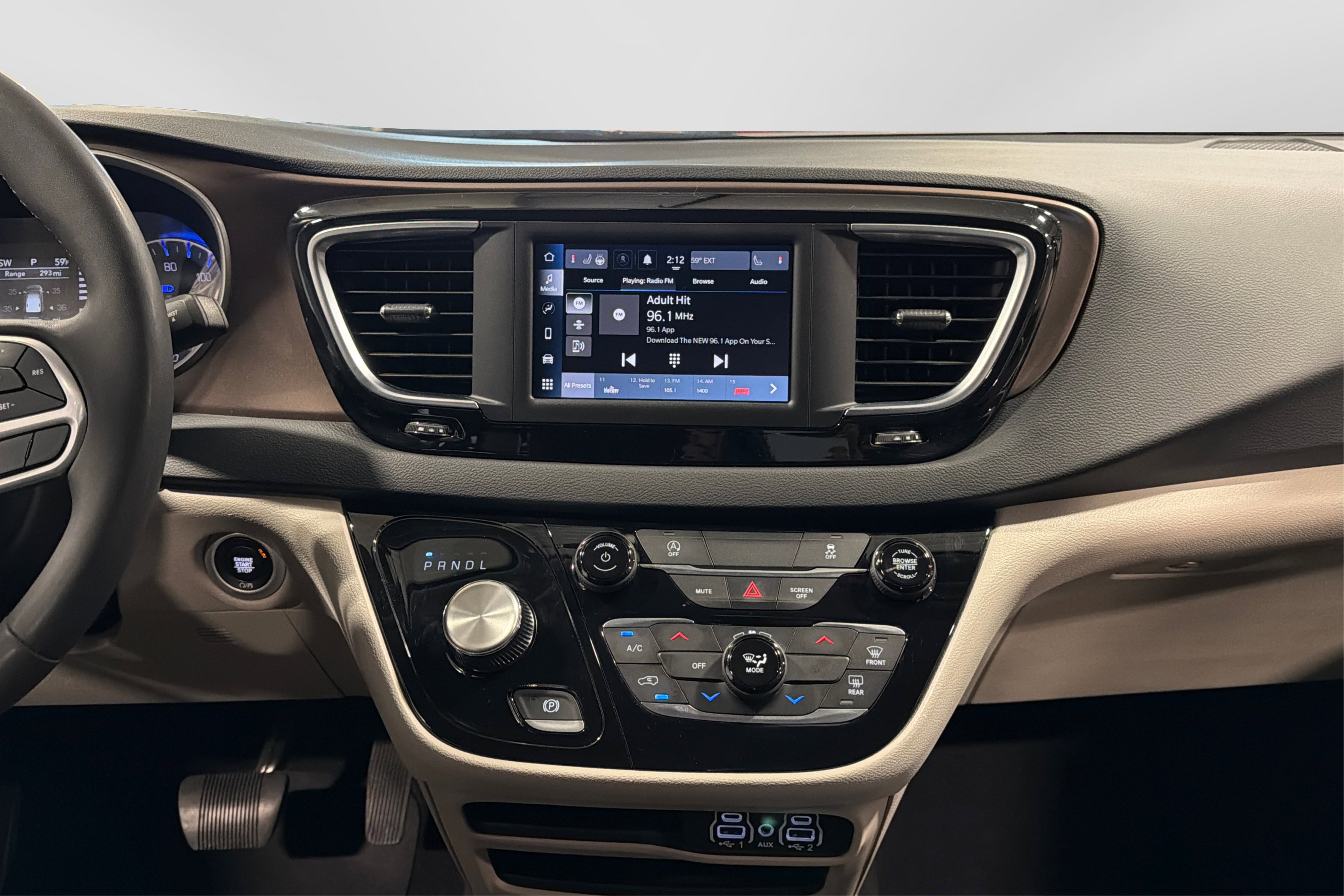 Used 2023 Chrysler Voyager LX FWD image 27
