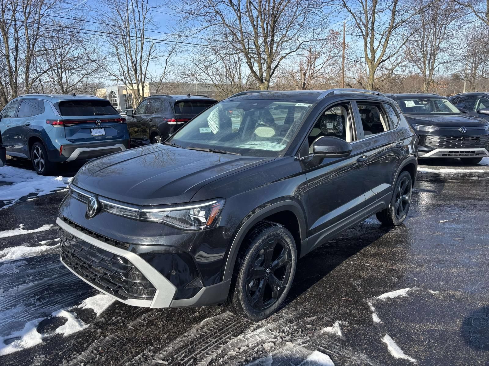 New 2026 Volkswagen Taos SEL AWD/4WD image 3