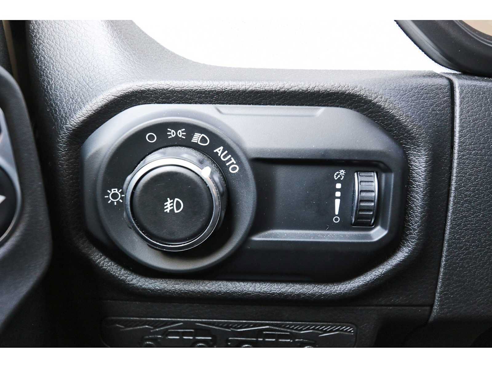 Used 2025 Jeep Wrangler Unlimited Sport AWD/4WD image 19