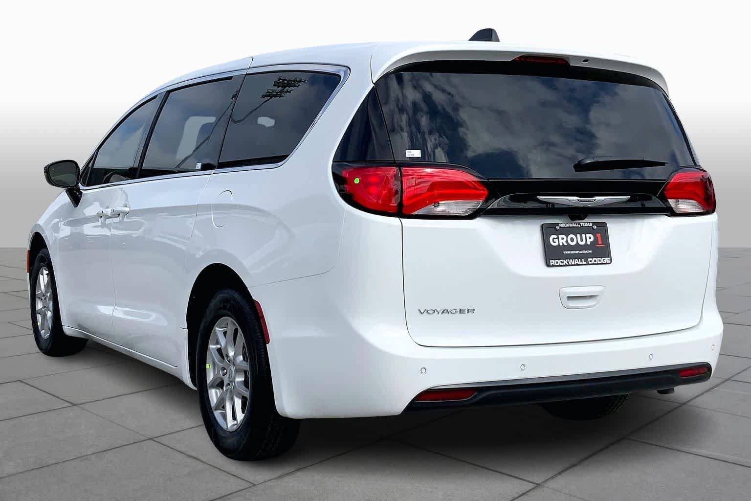 New 2026 Chrysler Voyager LX FWD image 9