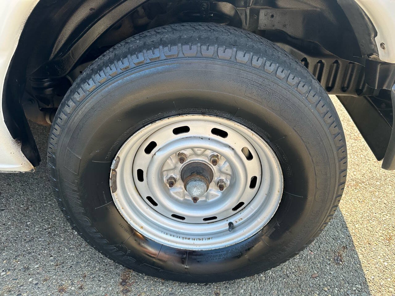 Used 2003 Ford E-150 and Econoline 150 RWD image 21