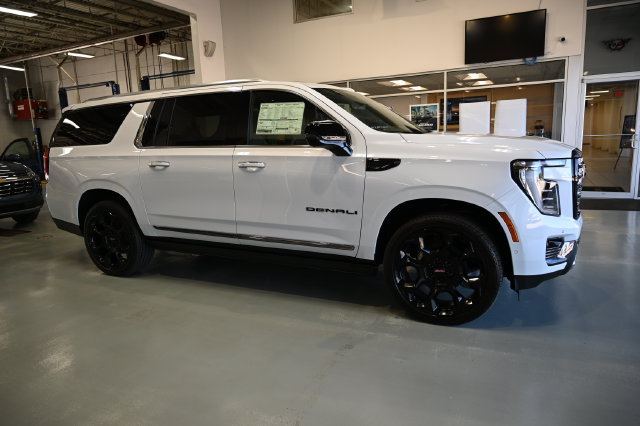 New 2026 GMC Yukon XL Denali Ultimate AWD/4WD image 4