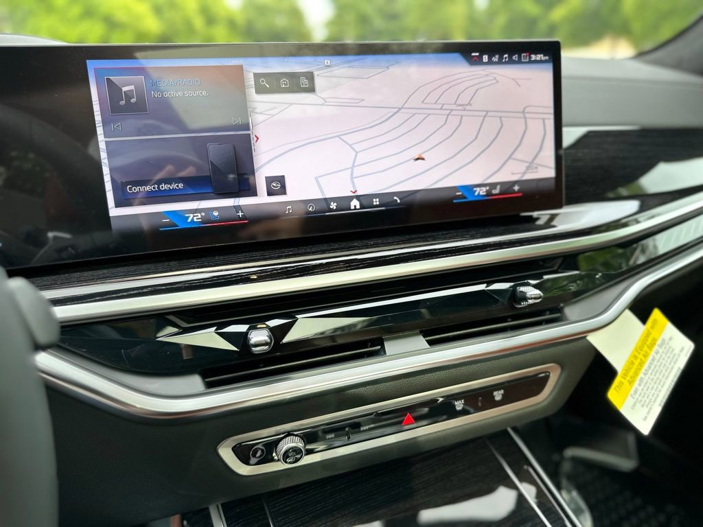 New 2026 BMW X7 M60i image 18