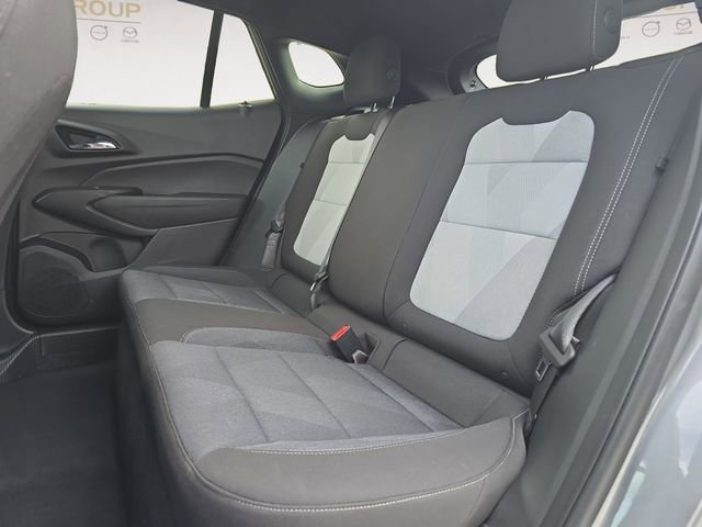 Used 2025 Chevrolet Trax RS w/ Sunroof Package image 13