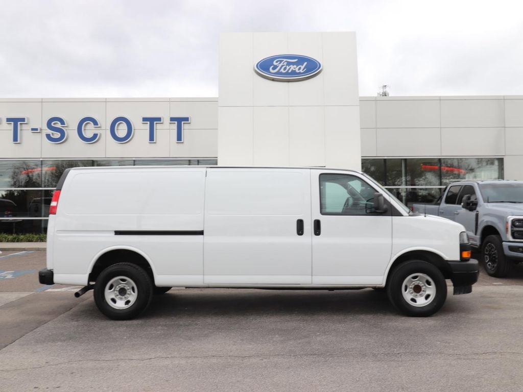 Used 2023 GMC Savana 2500 Extended w/ Driver Convenience Package image 15