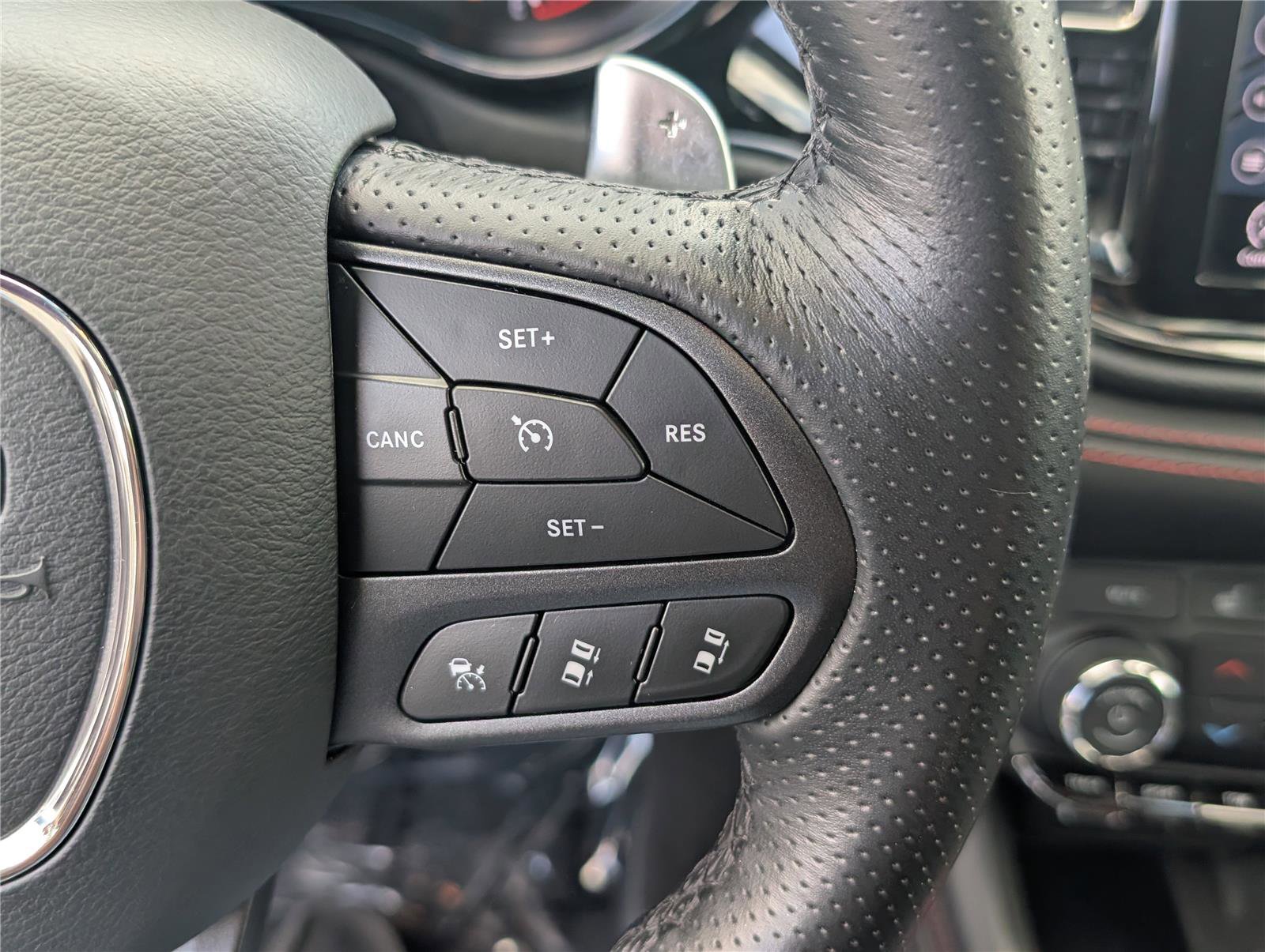 Used 2023 Dodge Durango R/T w/ Tow 'N Go Package AWD/4WD image 29