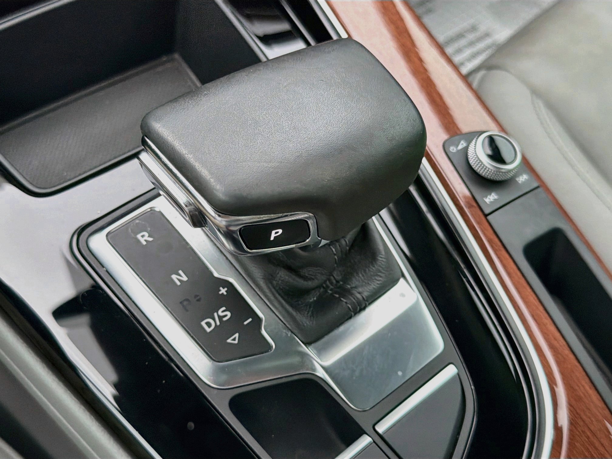 Used 2020 Audi A4 2.0T Premium w/ Convenience Package FWD image 28