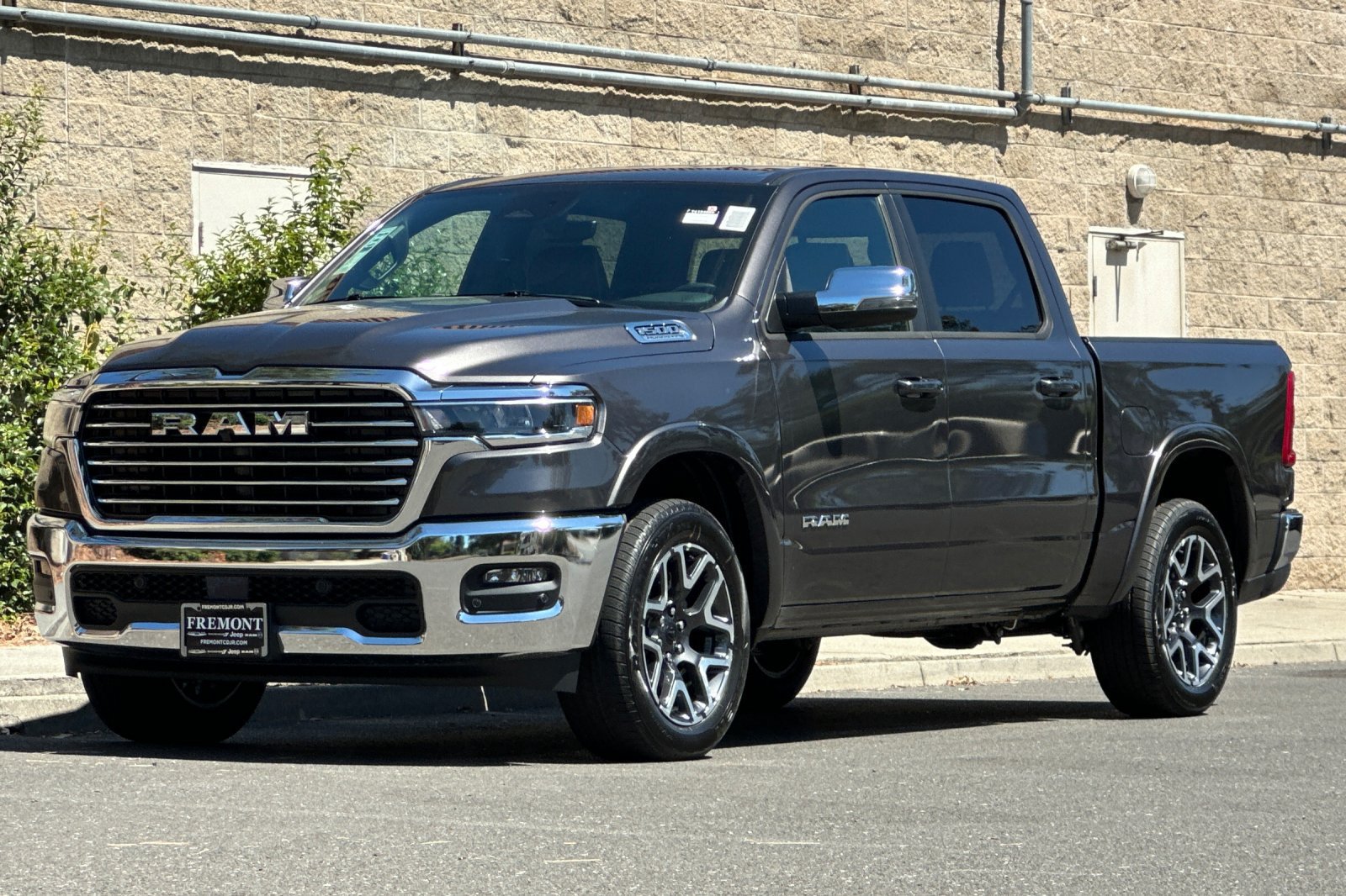 New 2026 RAM 1500 Laramie AWD/4WD image 7