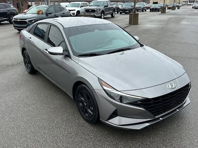 Used 2023 Hyundai Elantra SEL image 9