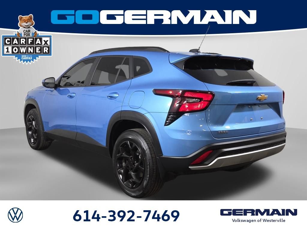 Used 2025 Chevrolet Trax LT w/ LT Convenience Package image 11