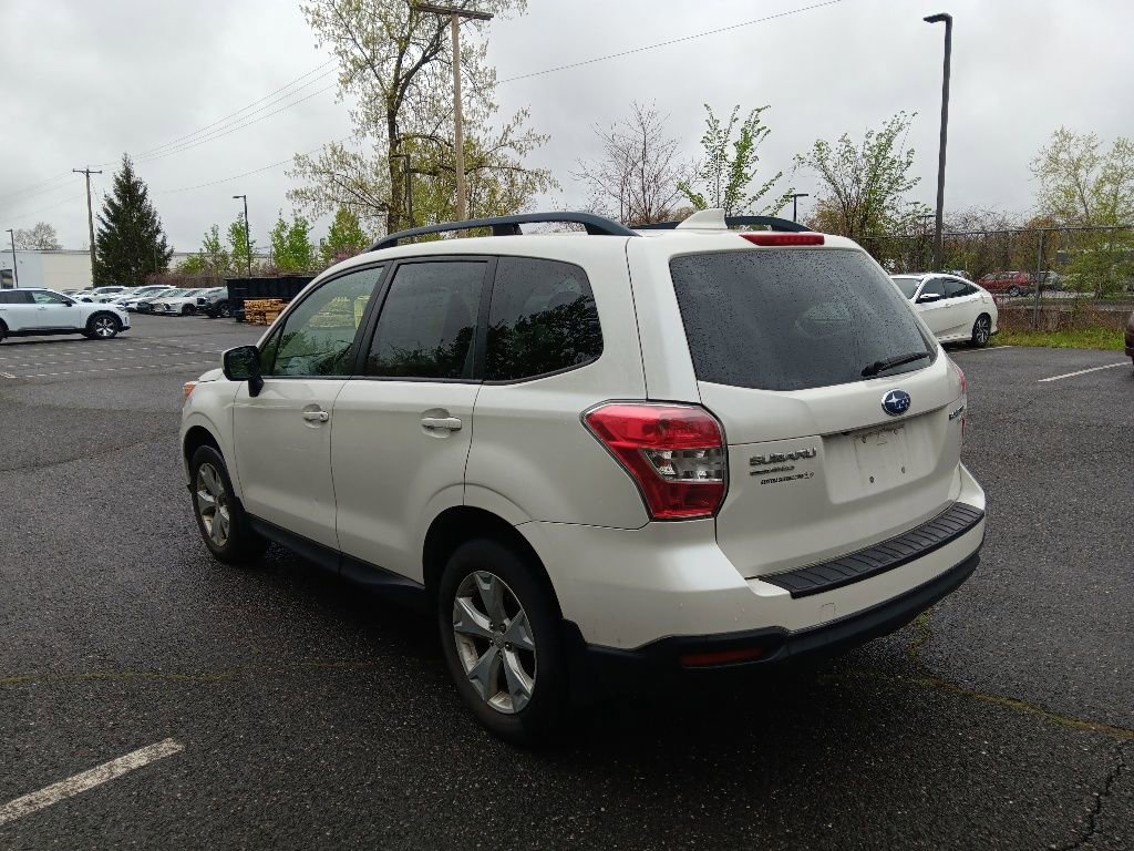 Used 2016 Subaru Forester 2.5i Premium AWD/4WD image 4