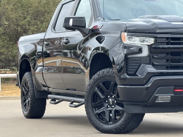 Used 2022 Chevrolet Silverado 1500 LT Trail Boss w/ LT Trail Boss Premium Package AWD/4WD image 3