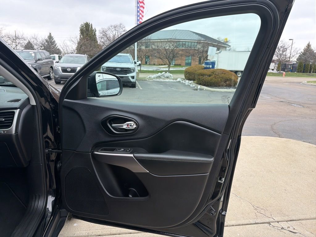 Used 2022 Jeep Cherokee Latitude Lux image 26