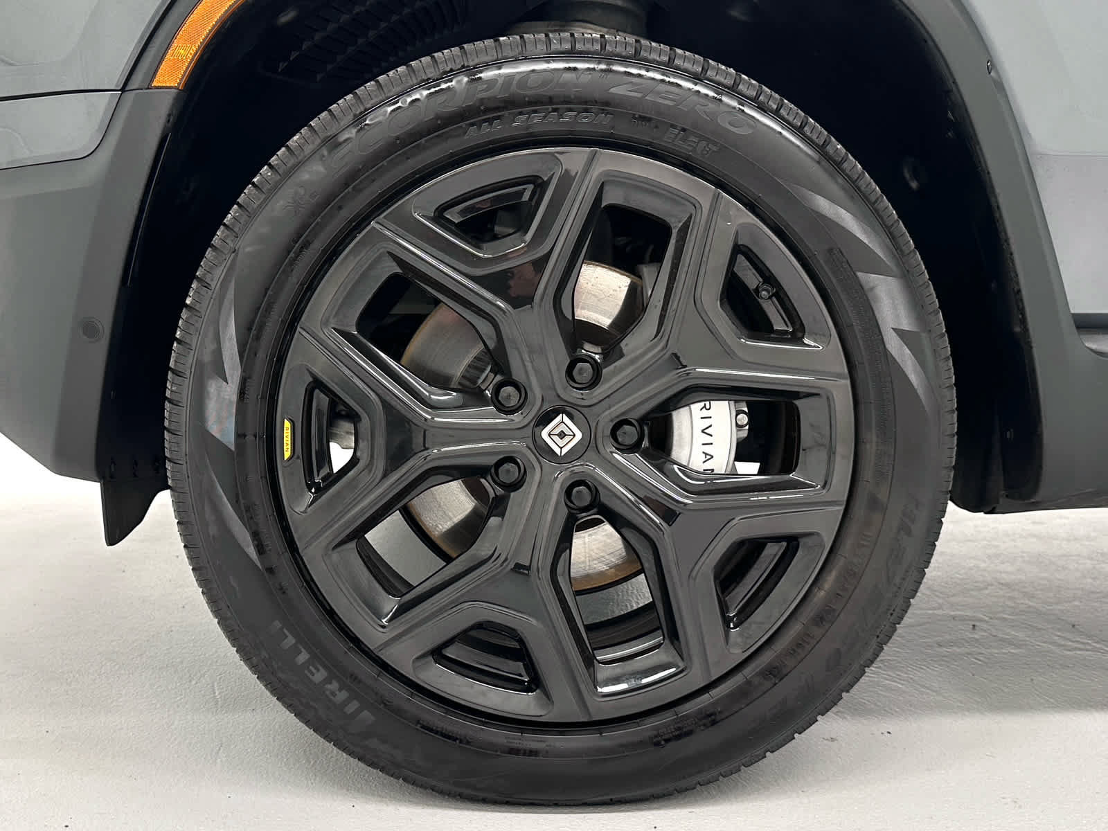 Used 2023 Rivian R1T Adventure AWD/4WD image 9