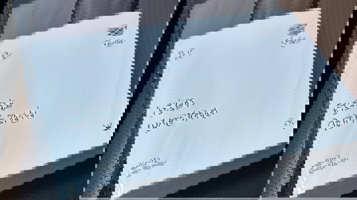 Used 2017 Cadillac Escalade Platinum RWD image 34