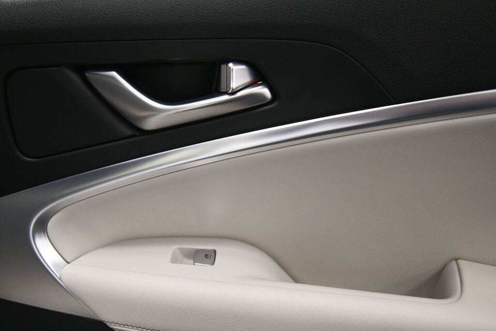 Used 2025 Genesis G70 2.5T AWD/4WD image 25