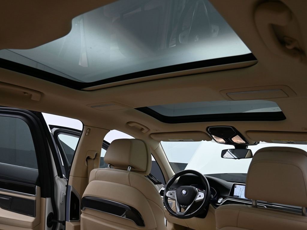 Used 2021 BMW 740i xDrive image 19