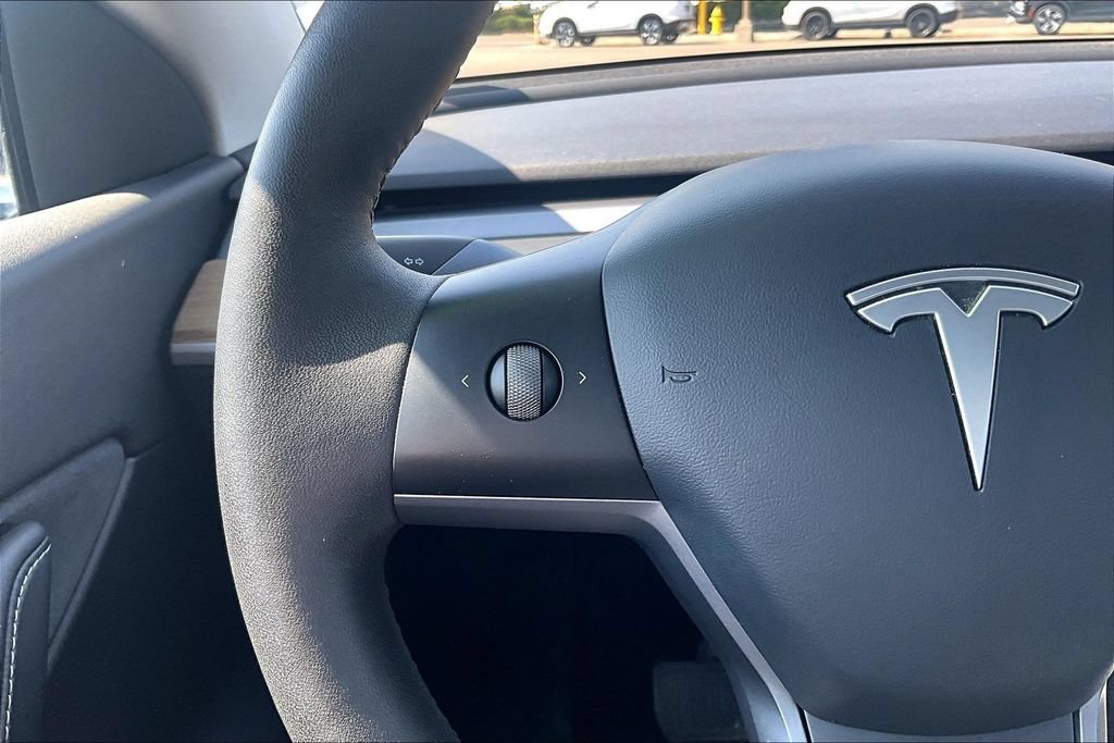 Used 2020 Tesla Model Y Long Range AWD/4WD image 18