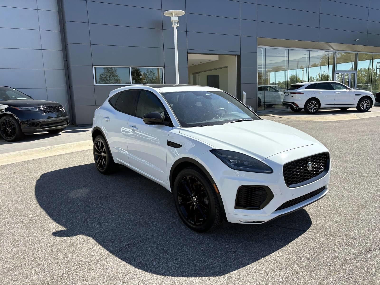 Used 2024 Jaguar E-PACE R-Dynamic SE image 3