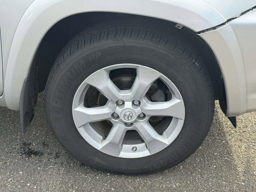 Used 2011 Toyota RAV4 Limited w/ Limited Extra Value Pkg AWD/4WD image 8