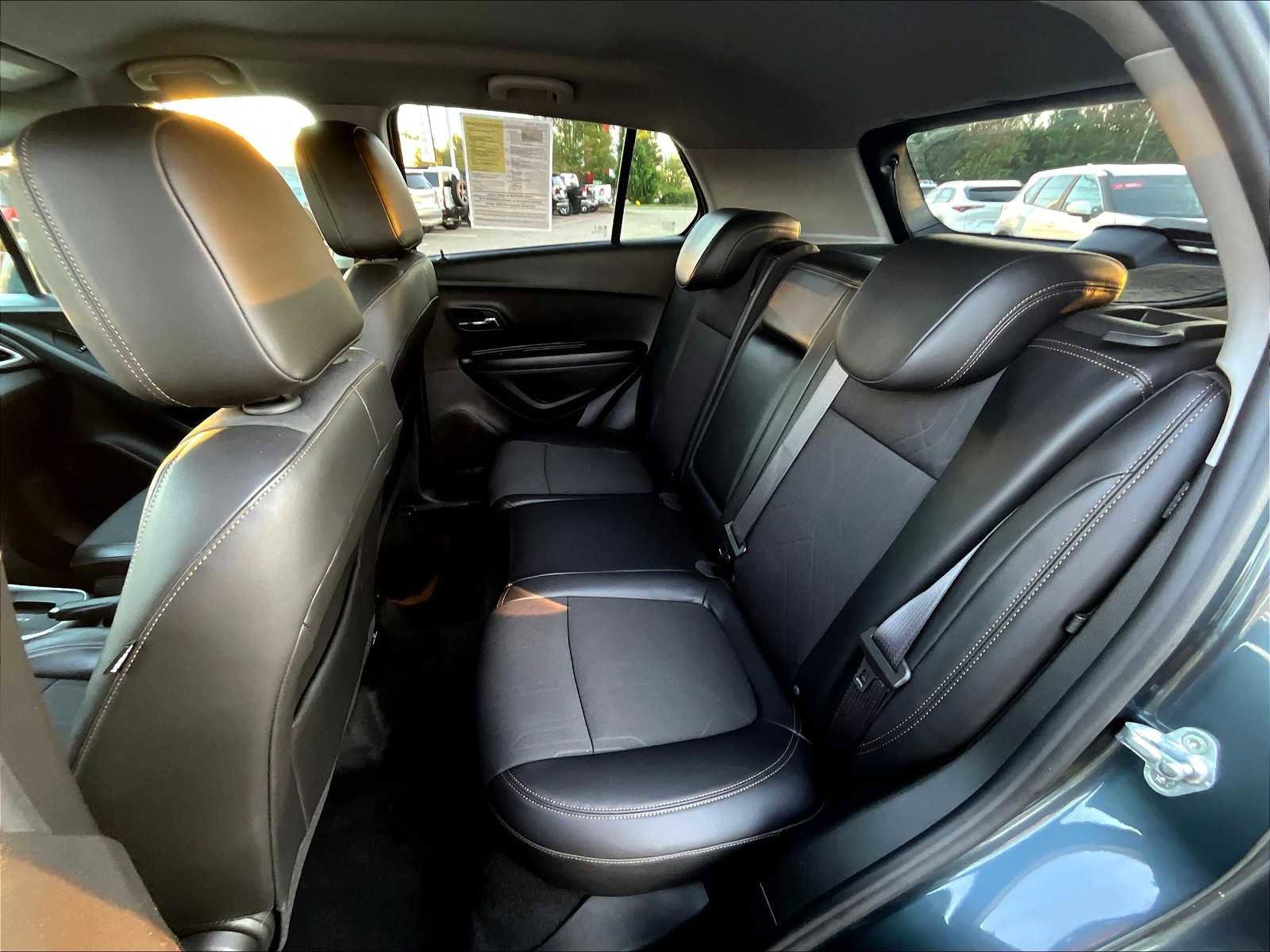 Used 2022 Chevrolet Trax LT w/ Driver Confidence Package image 15