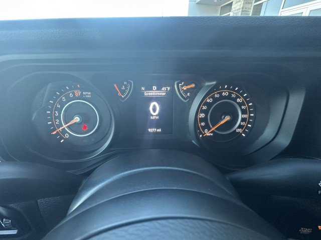 Used 2025 Jeep Gladiator Sport image 14