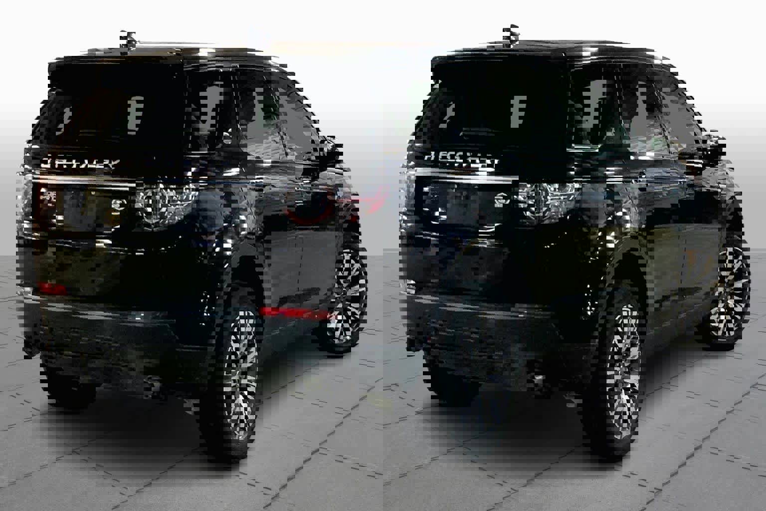 Used 2017 Land Rover Discovery Sport HSE Luxury image 12