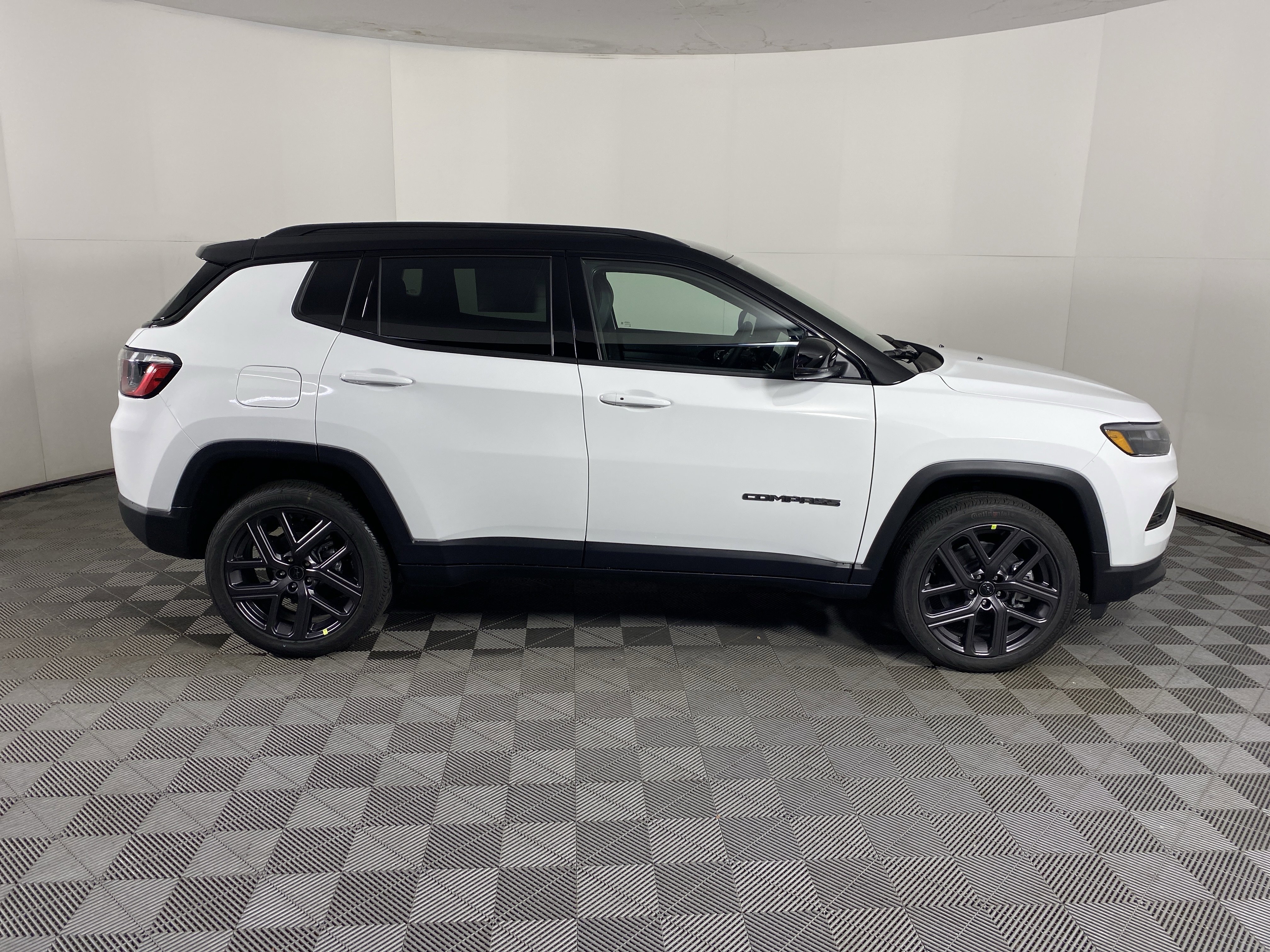 New 2026 Jeep Compass Limited image 5