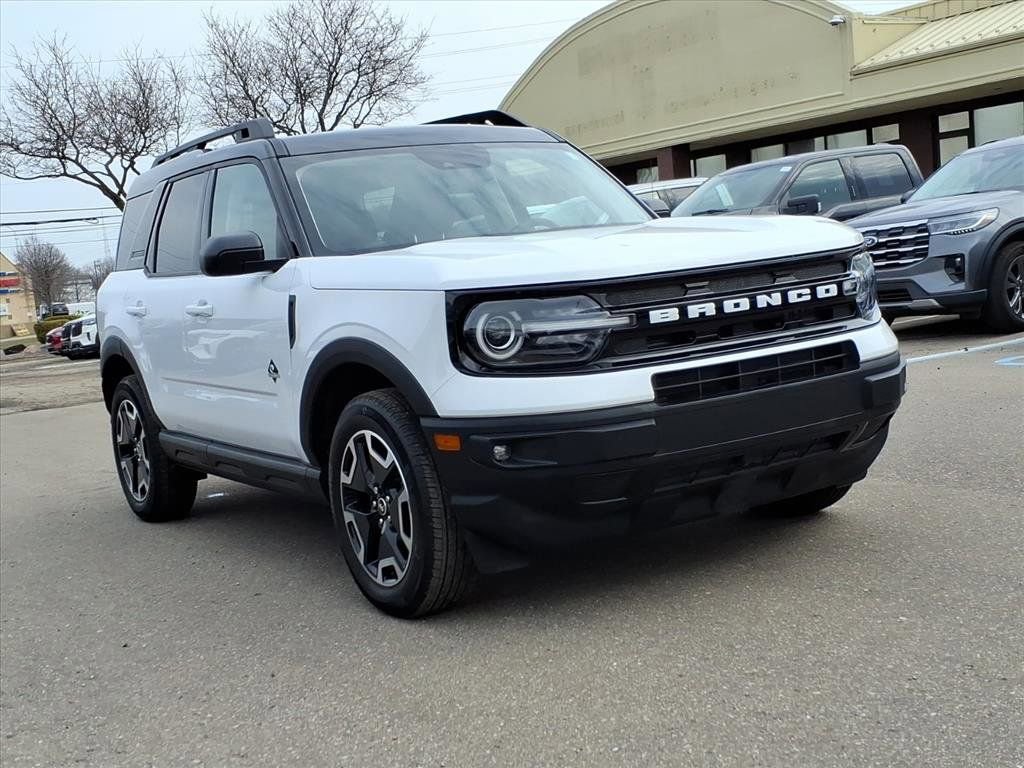 Used 2024 Ford Bronco Sport Outer Banks image 6