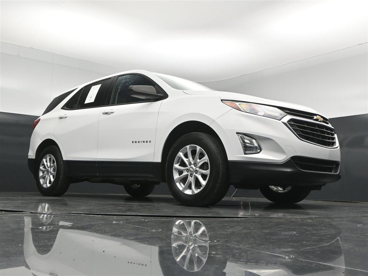 Used 2019 Chevrolet Equinox LS w/ LS Convenience Package AWD/4WD image 29