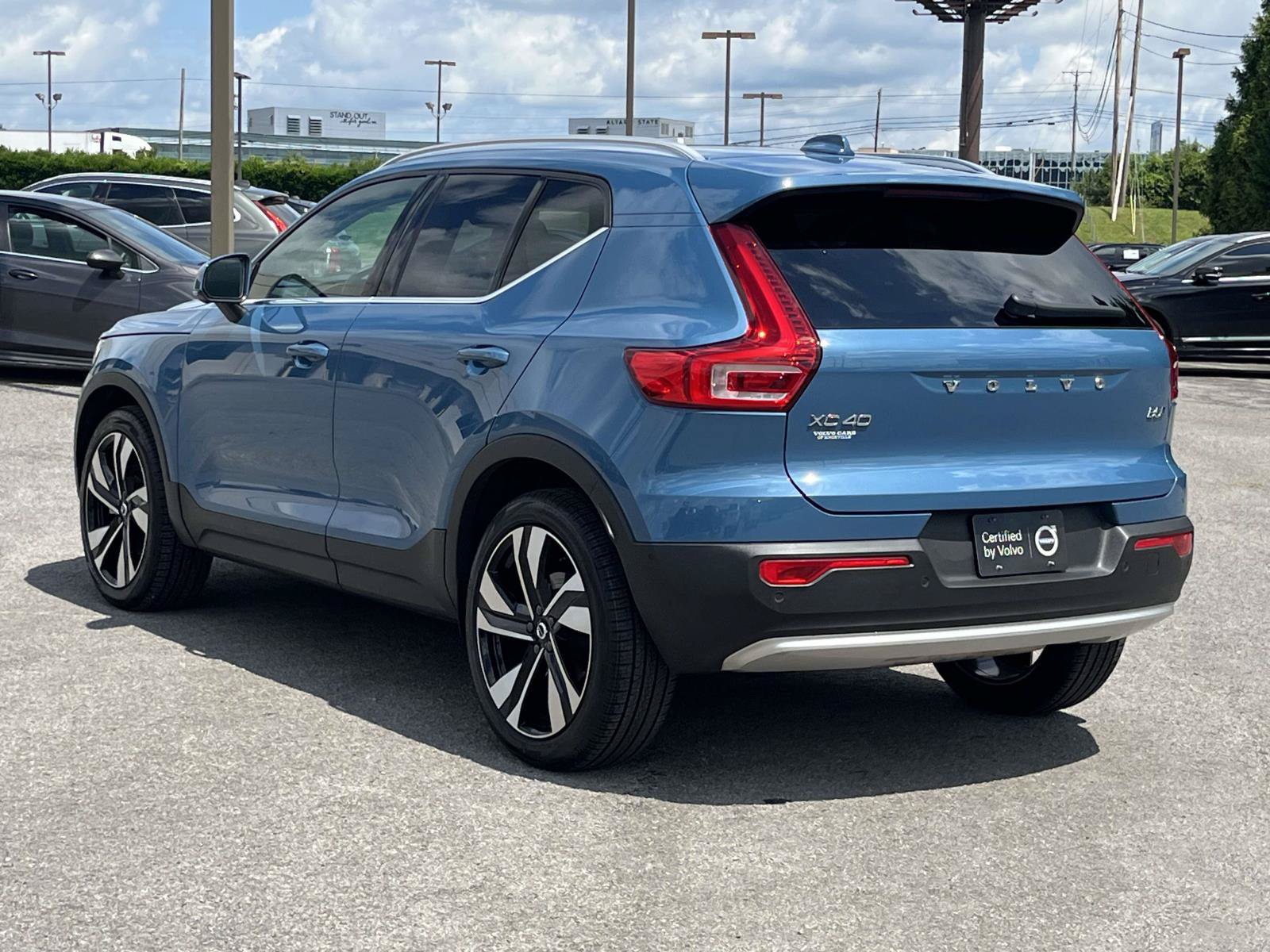 Certified 2024 Volvo XC40 B5 Plus w/ Protection Package Premier AWD/4WD image 7