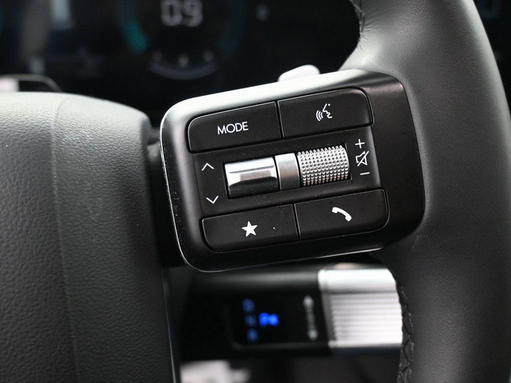 Used 2025 Hyundai Santa Fe SEL w/ Tow & Go Package image 18