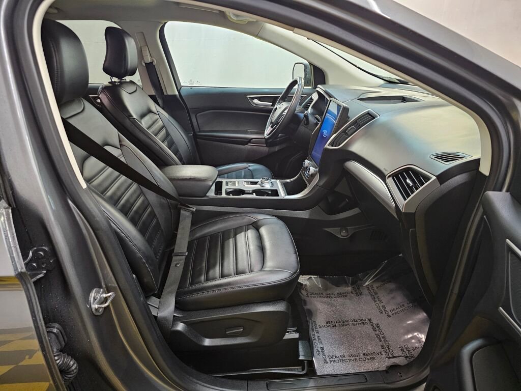 Used 2021 Ford Edge SEL w/ Cargo Accessory Package image 11