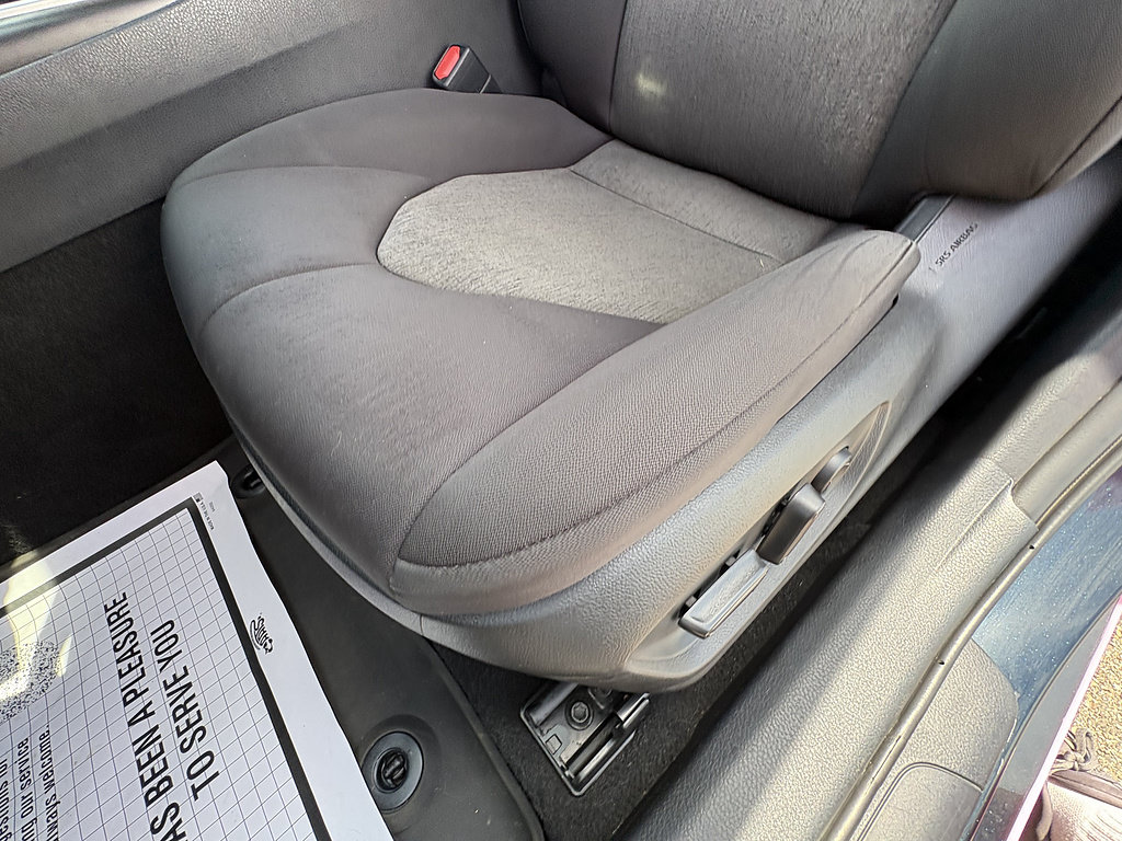 Used 2021 Toyota Camry LE FWD image 36