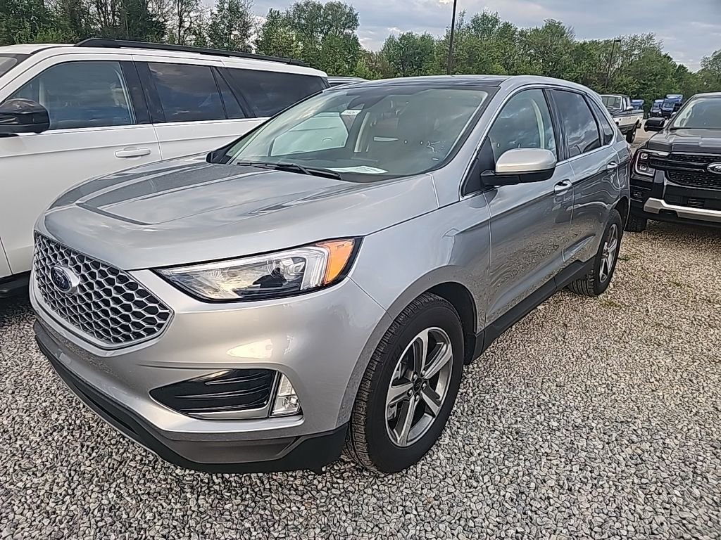 Used 2024 Ford Edge SEL w/ Convenience Package image 6
