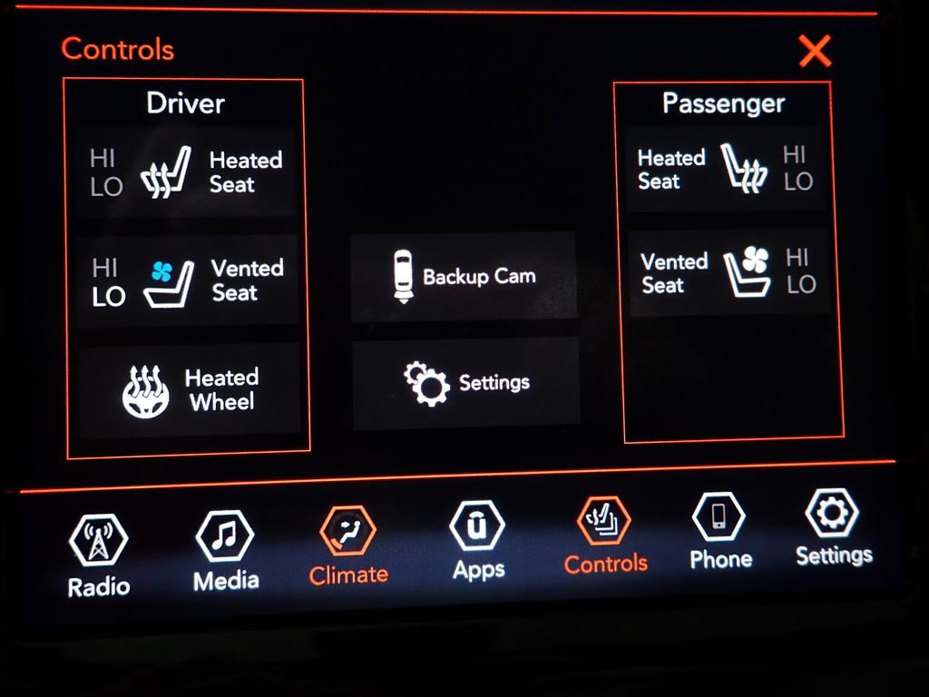 Used 2019 Jeep Cherokee Limited w/ Luxury Group image 4