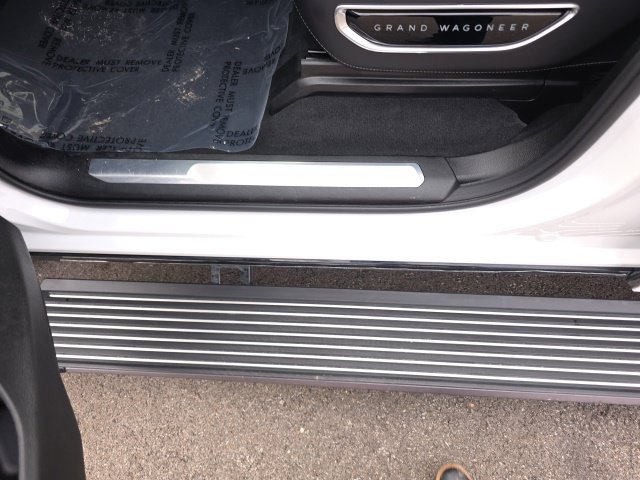 Used 2026 Jeep Grand Wagoneer Summit w/ Premium Group III AWD/4WD image 6