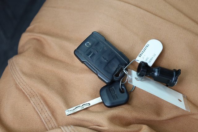 Used 2016 GMC Sierra 1500 SLE w/ SLE Value Package image 25