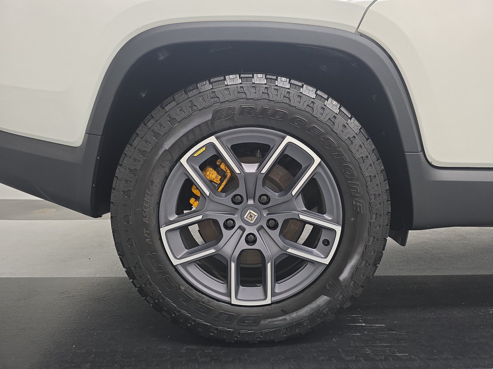 Used 2023 Rivian R1T Adventure AWD/4WD image 12
