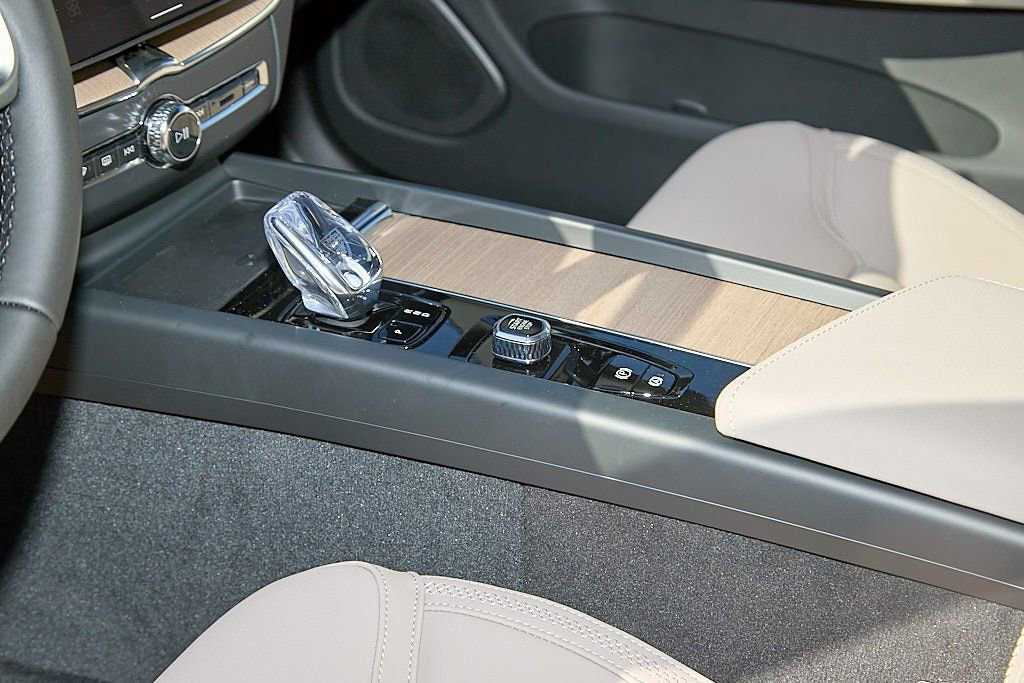 New 2026 Volvo XC60 B5 Plus w/ Protection Package Premier image 15