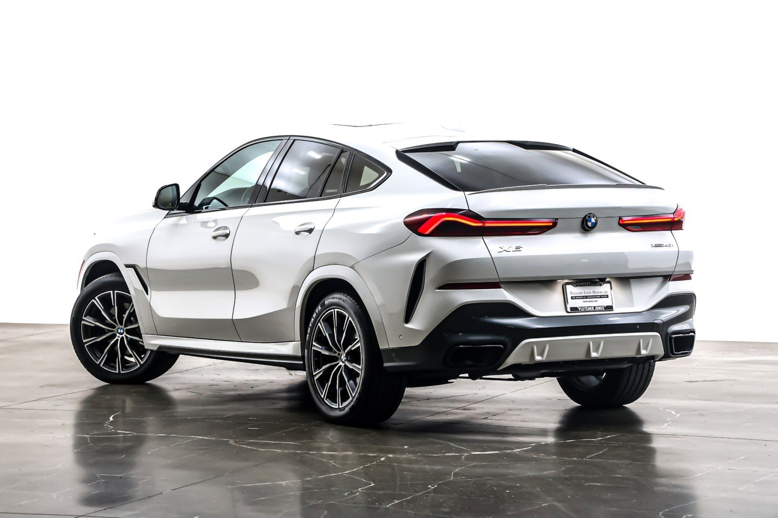 Used 2022 BMW X6 xDrive40i w/ M Sport Package image 12