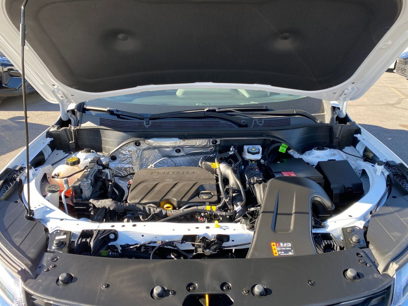 Used 2025 Chevrolet Trax LT w/ LT Convenience Package image 32