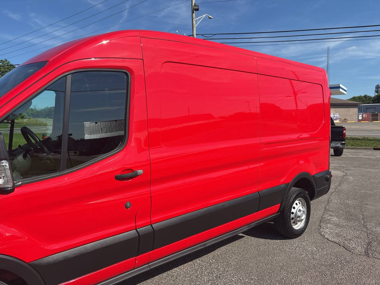 Used 2023 Ford Transit 250 Medium Roof AWD image 9