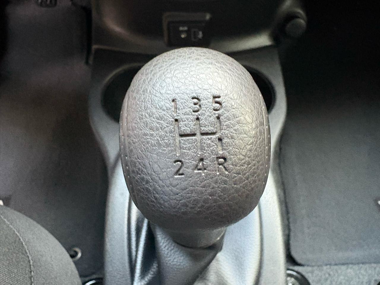 Used 2019 Nissan Versa S FWD image 4