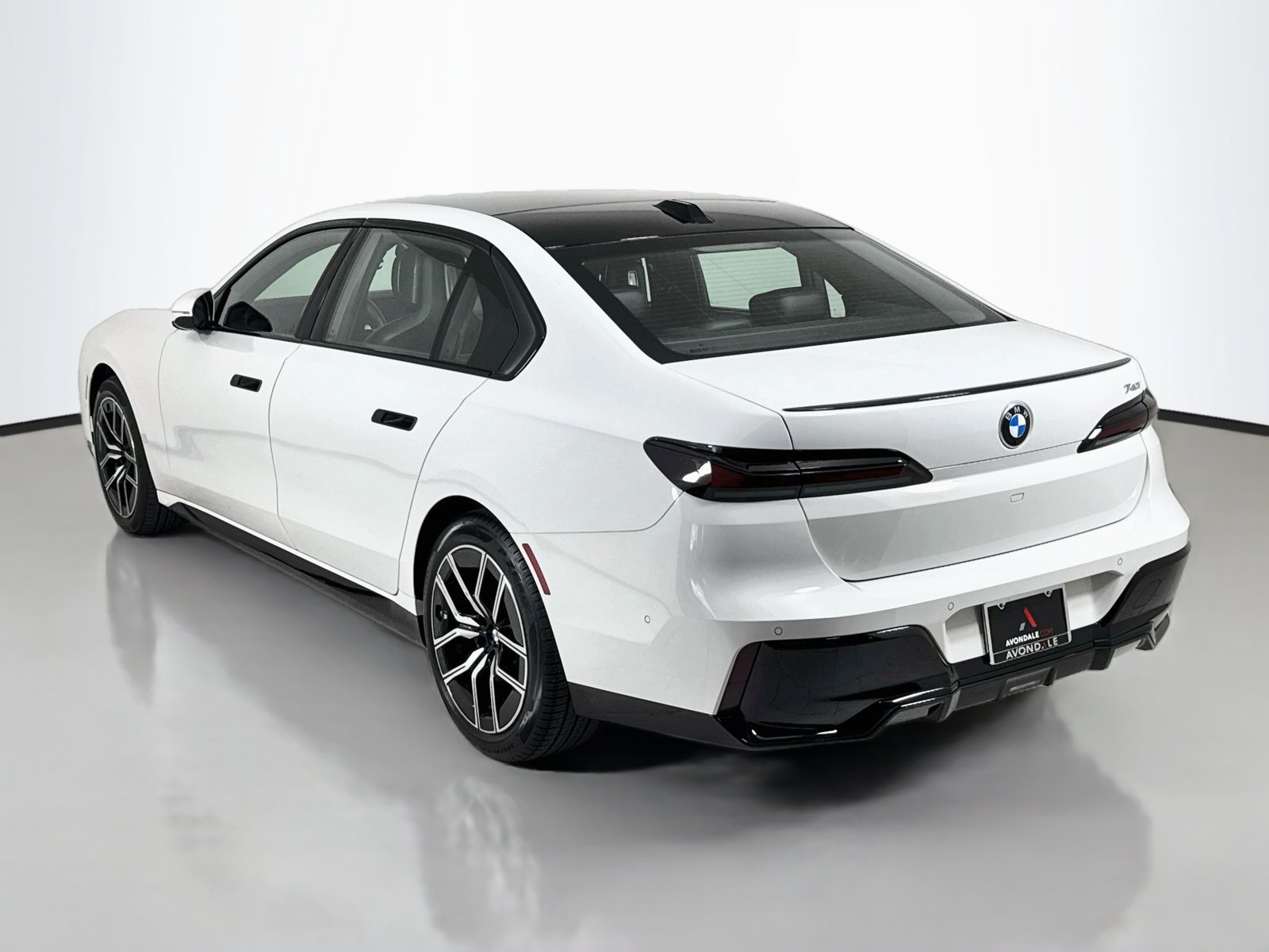 Used 2026 BMW 740i RWD image 5