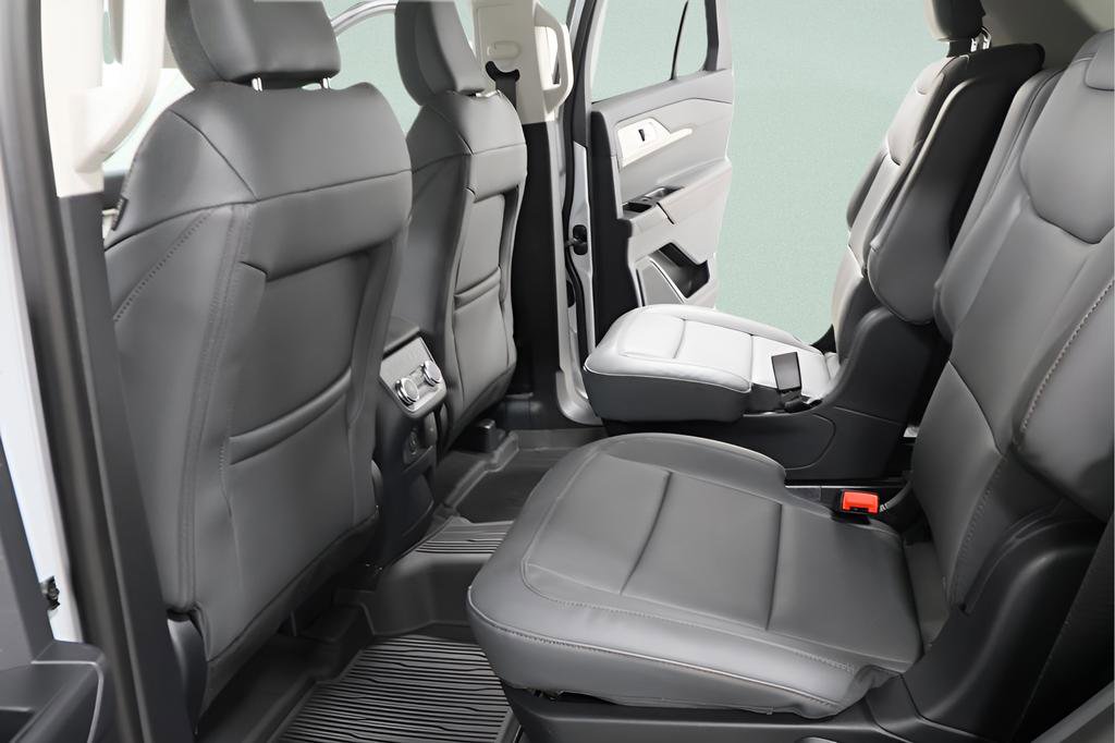 New 2026 Ford Explorer Active w/ Active Comfort Package image 25