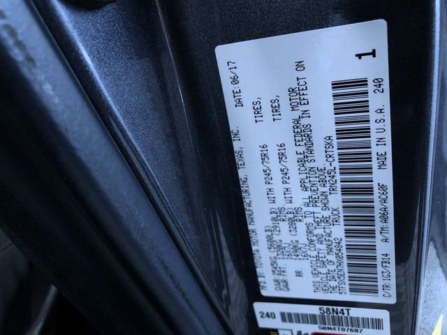 Used 2017 Toyota Tacoma SR image 25