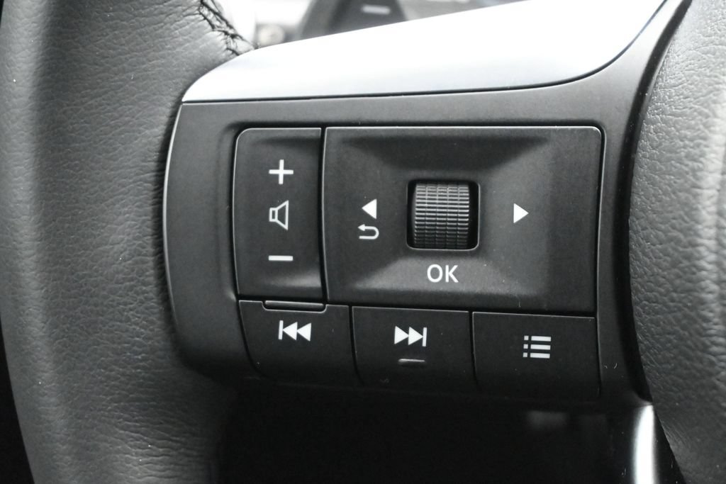 Used 2023 INFINITI QX60 Luxe w/ Vision Package FWD image 9
